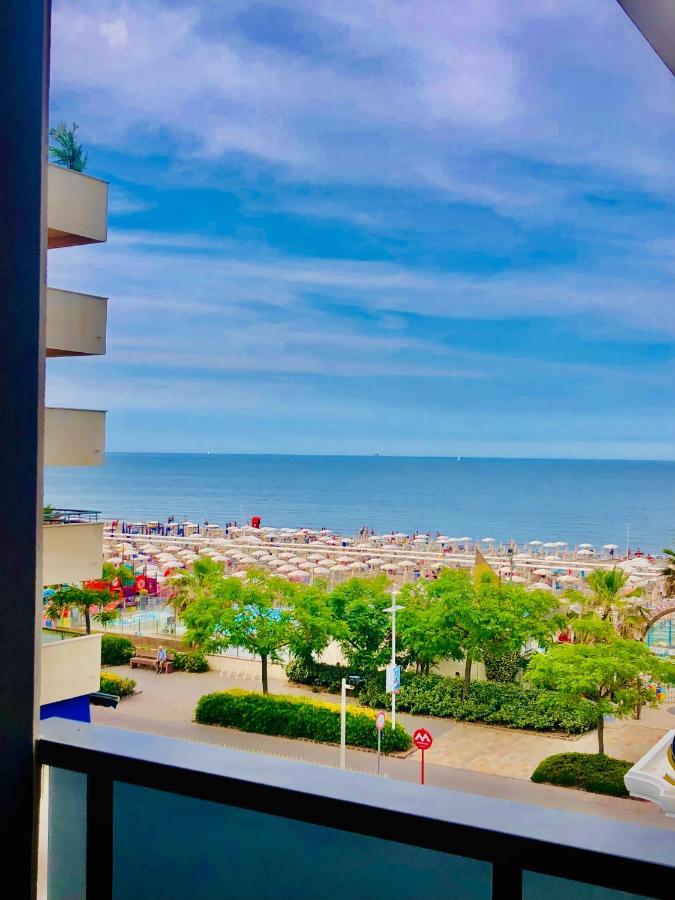 Hotel Majorca Sul Mare In Centro A Riccione Exterior foto